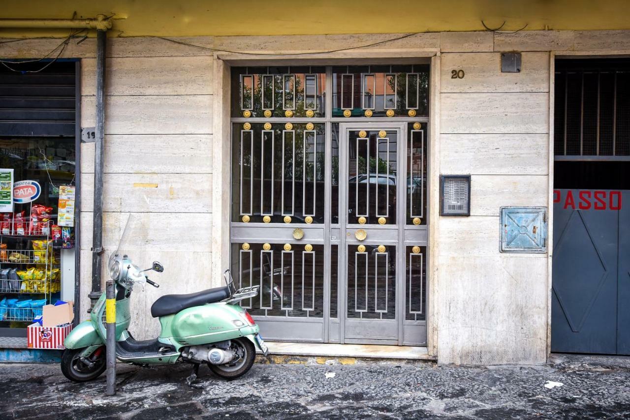 Appartement La Casa Di Sassa à Naples Extérieur photo